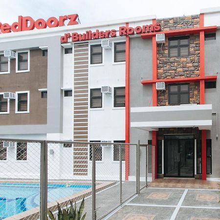 Reddoorz Plus At Dbuilders Poblacion Bgc 따구익 외부 사진